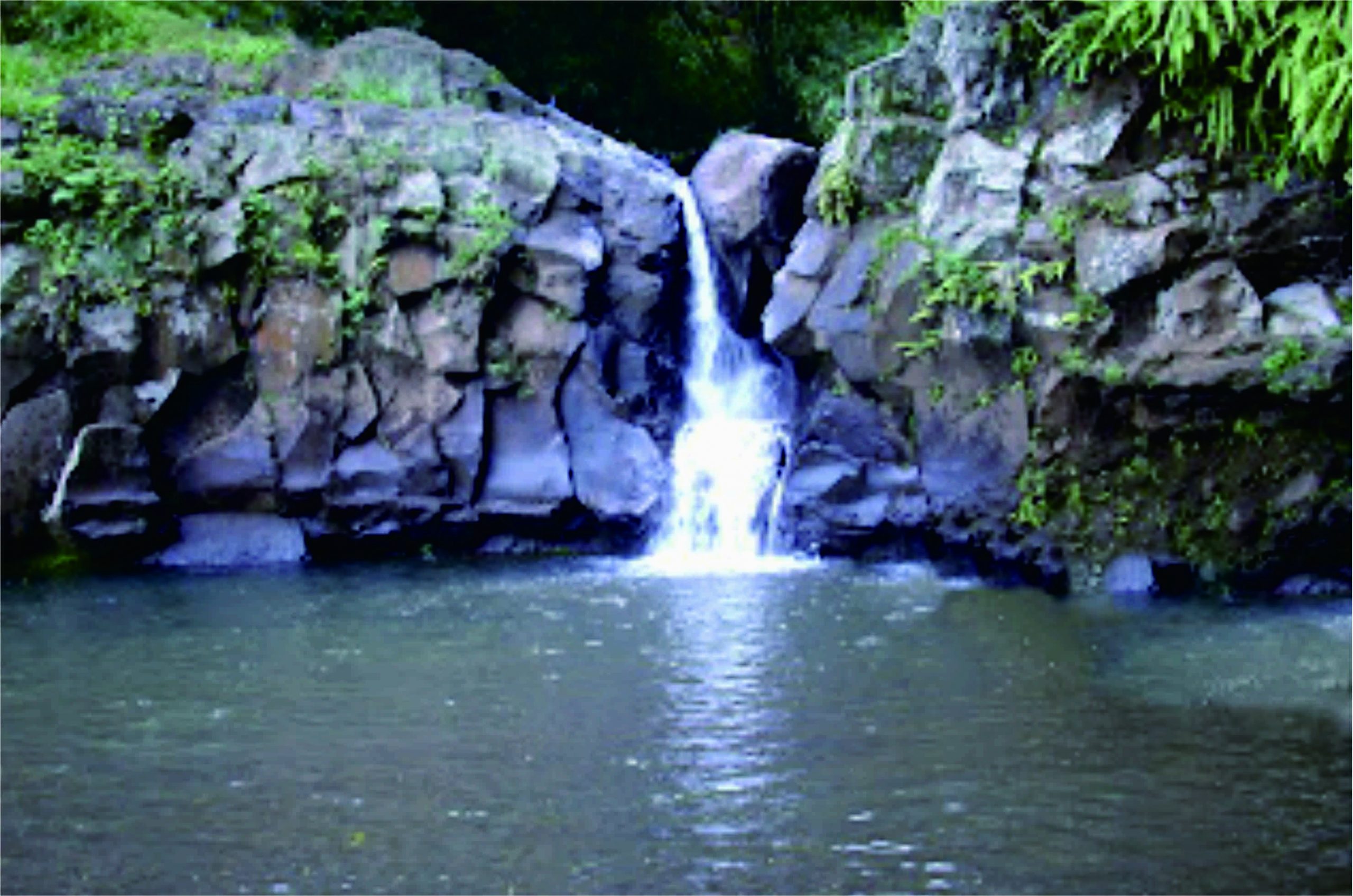 Curug di Desa Cipaku Kecamatan Mrebet Kabupaten Purbalingga menjadi potensi tempat wisata yang penting sebagai kearifan untuk menghayati budaya lokal